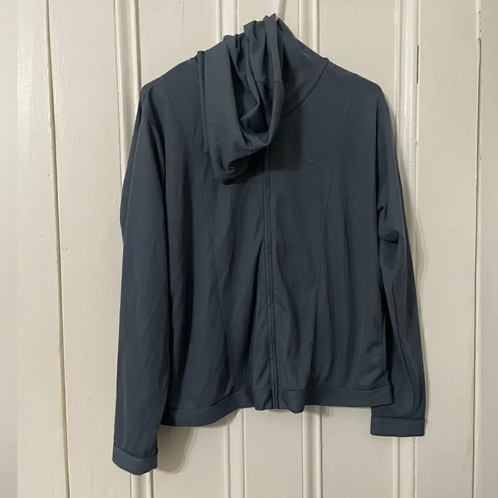 Nike dri-fit jacket